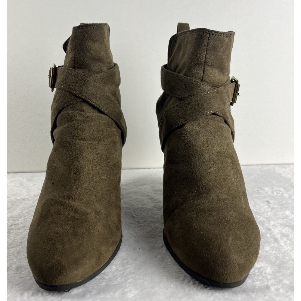 Wild Diva Women's Size 10 Olive Green Faux Suede Buckle Strap Ankle Block Boots